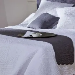 Becquet Chemin de lit en boutis - CRÉATION< Les Matières|Boutis, Jeté De Lit, Couvre Lit