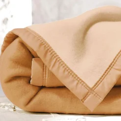 Becquet Couverture COURTELLE solidité - Très chaude< Couverture|Couverture