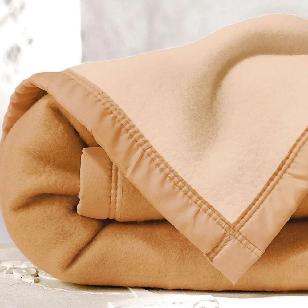 Becquet Couverture COURTELLE solidité - Très chaude< Couverture|Couverture