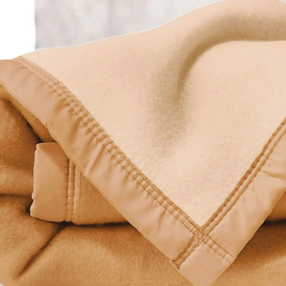 Becquet Couverture COURTELLE solidité - Très chaude< Couverture|Couverture