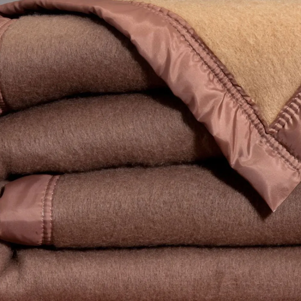 Becquet Couverture COURTELLE solidité - Très chaude< Couverture|Couverture