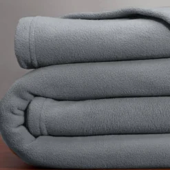 Becquet Couverture POLAIRE UNIE microfibre - tempérée< Couverture|Couverture