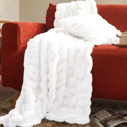Becquet Housse coussin imitation fourrure à relief< Rideau Et Déco Textile|Coussin, Housse De Coussin