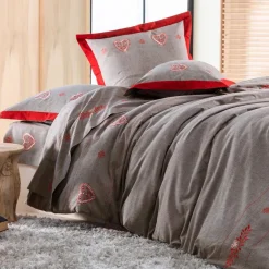 Becquet Linge de lit broderie coeurs, feuilles et flocons - CRÉATION< Housse De Couette|Linge De Lit Fantaisie, Linge De Lit Brodé