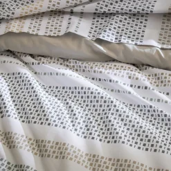Becquet Linge de lit motif bandes géométriques< Housse De Couette|Linge De Lit Fantaisie, Linge De Lit Brodé