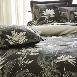 Becquet Linge de lit satin de coton feuillage tropical< Linge De Lit Fantaisie, Linge De Lit Brodé|Linge De Lit Fantaisie