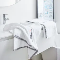 Becquet Linge de toilette brodé Tour Eiffel - 500 g/m² - CRÉATION< Serviette De Bain Fantaisie|Les Matières