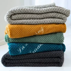 Becquet Plaid effet relief personnalisable< Rideau Et Déco Textile|Plaid