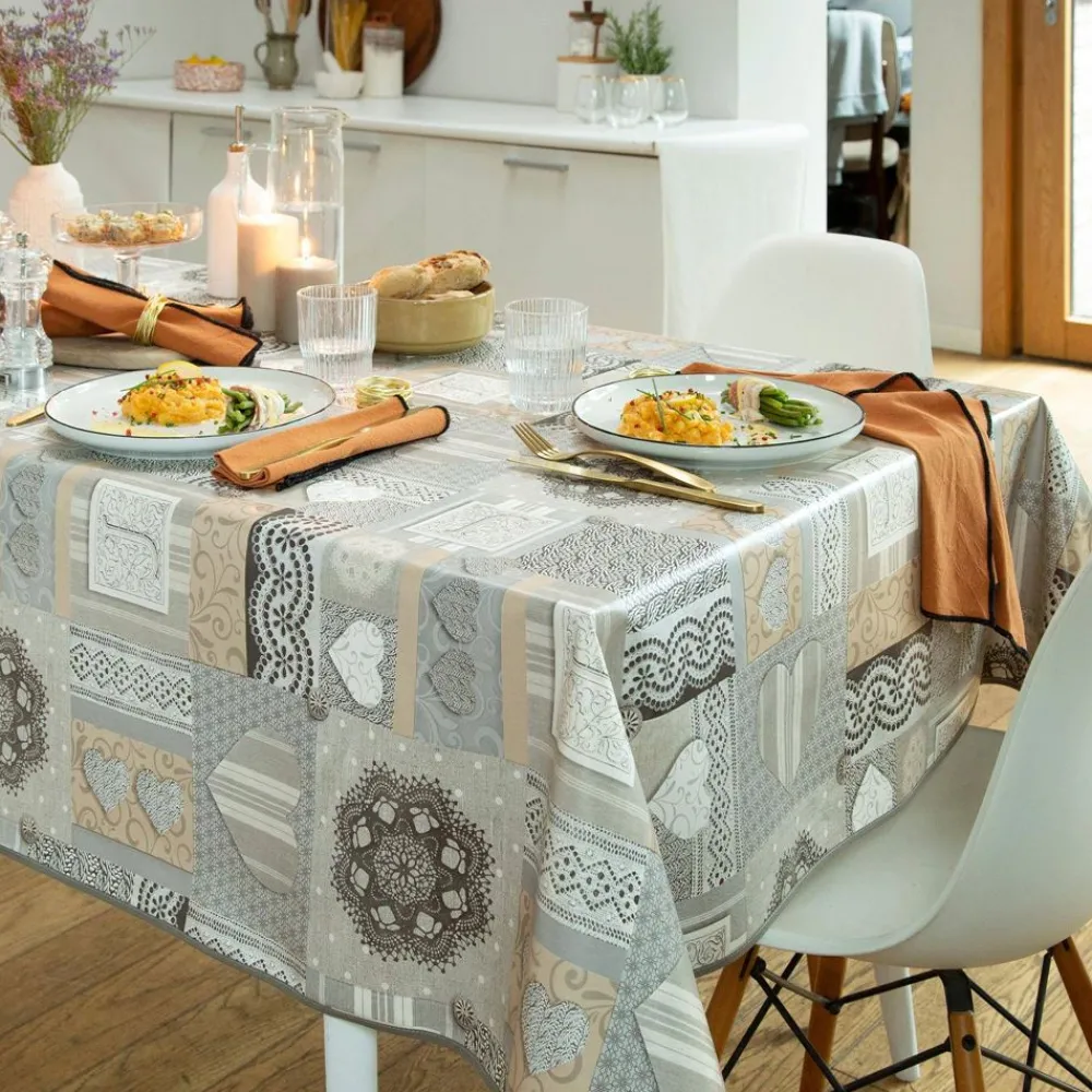 Becquet Toile cirée décor patchwork coeurs et dentelle< Toile Cirée|Nappe Fantaisie